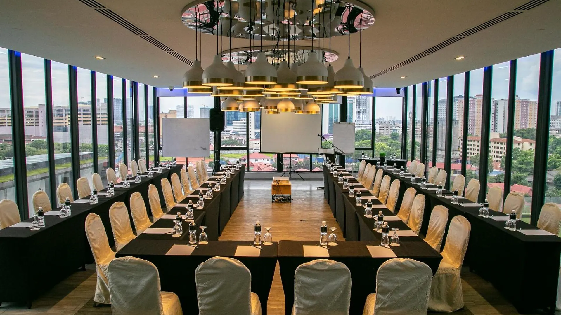 Hotel The Pines Melaka Ma­lay­sia